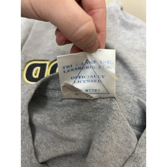 Iowa Hawkeyes Feeding Time Top Of the Food Chain T-Shirt Vintage Y2K Medium - Picture 13 of 14